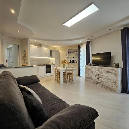 La Rosa Del * Stresa